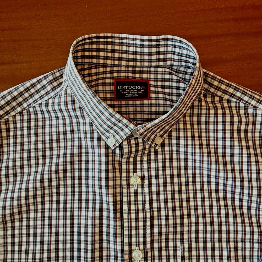UNTUCKit Men's Medium Slim Fit Wrinkle Free Blue Checkered Button Down Shirt
